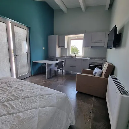 Borgo Barone * Calimera (Vibo Valentia)